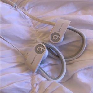 Powerbeats 2 wireless